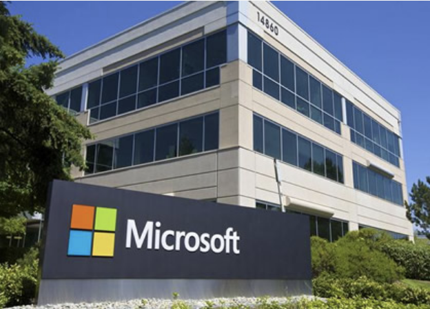 微软的2015：从沉睡巨人到技术领先者